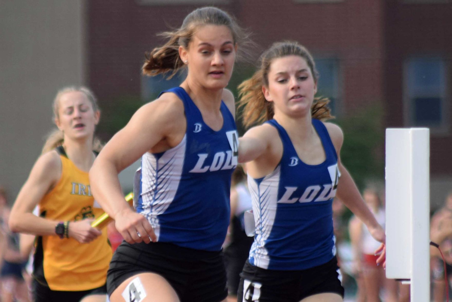 Hannah Busser and Rhianna Walzer